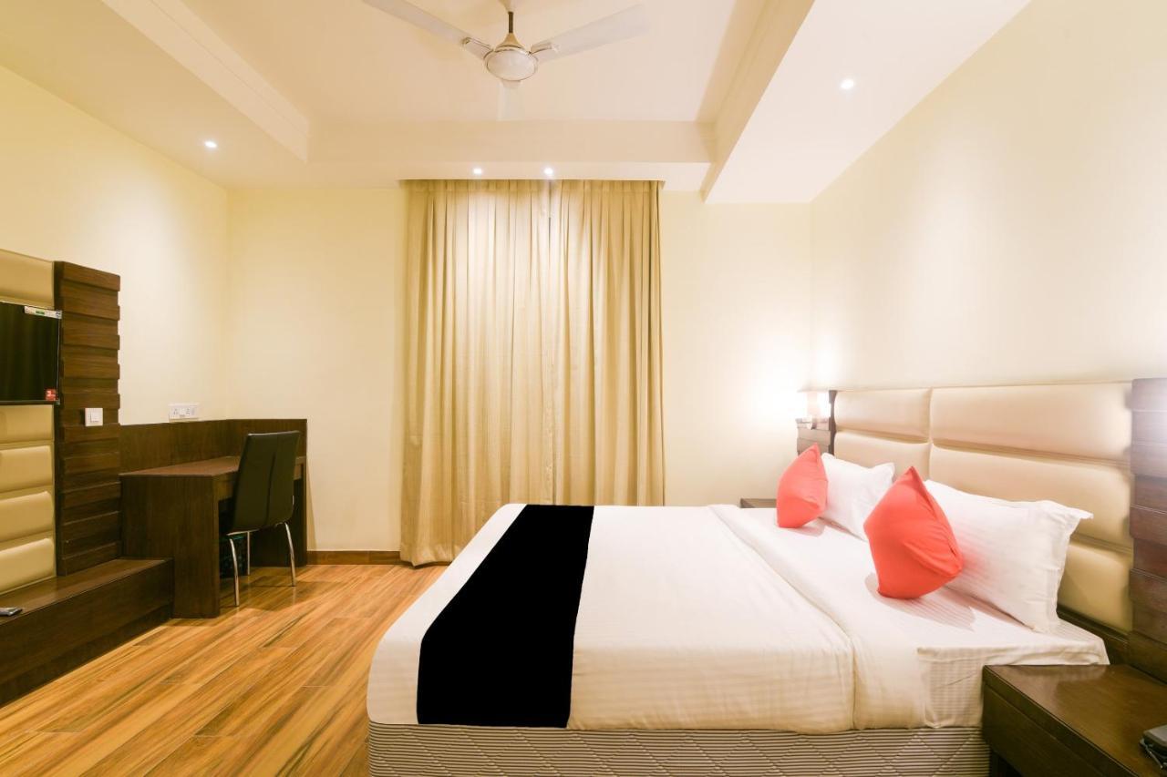 Hotel Super Collection O Starlight Kanpur Esterno foto