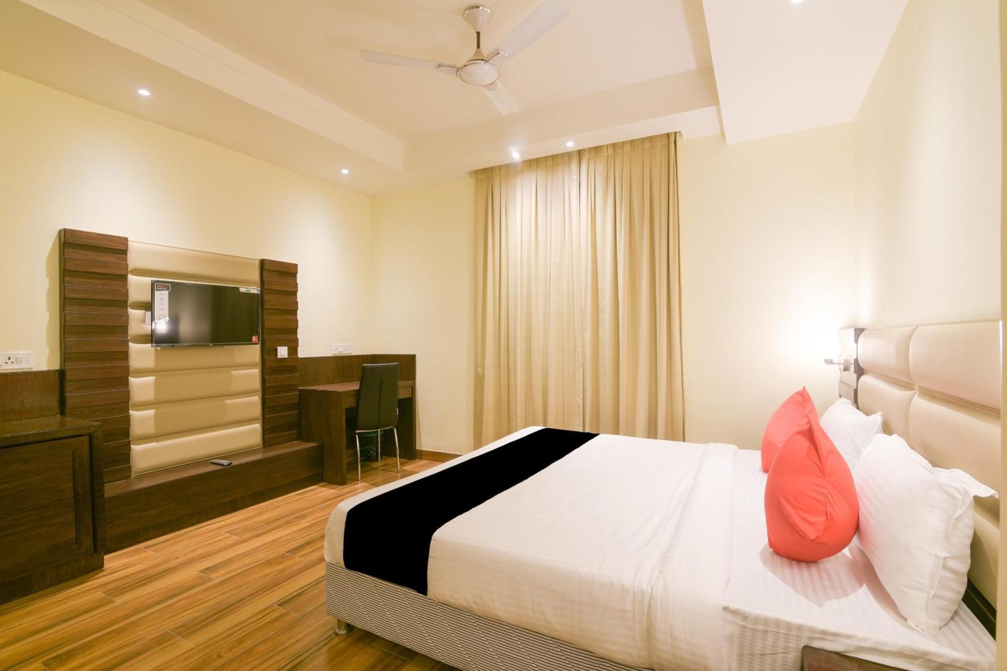 Hotel Super Collection O Starlight Kanpur Esterno foto